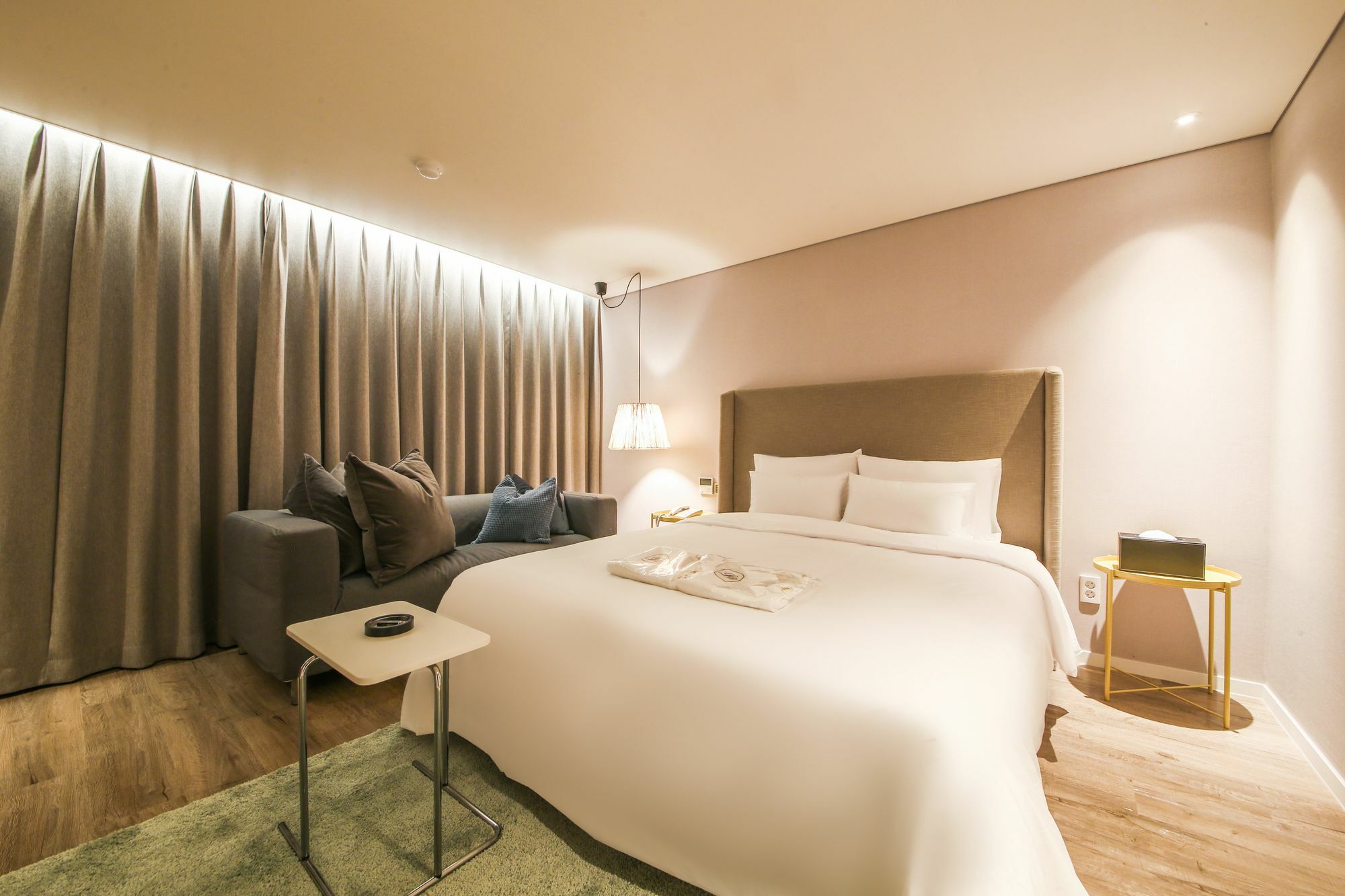 Hotel Londoner Hwamyeong Busan Exterior photo